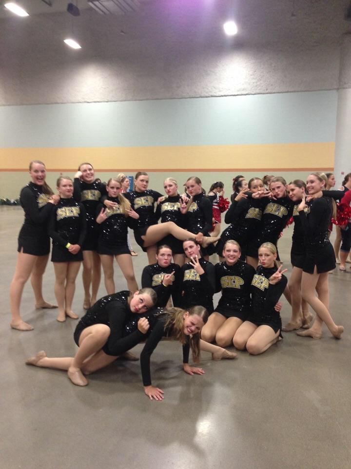 hanalbe0427's tweet photo. I LOVE THIS CRAZY TEAM!β€οΈβ€οΈβ€οΈ #RhythAMetteS #Sophomores http://t.co/iZqG0sJBZ3