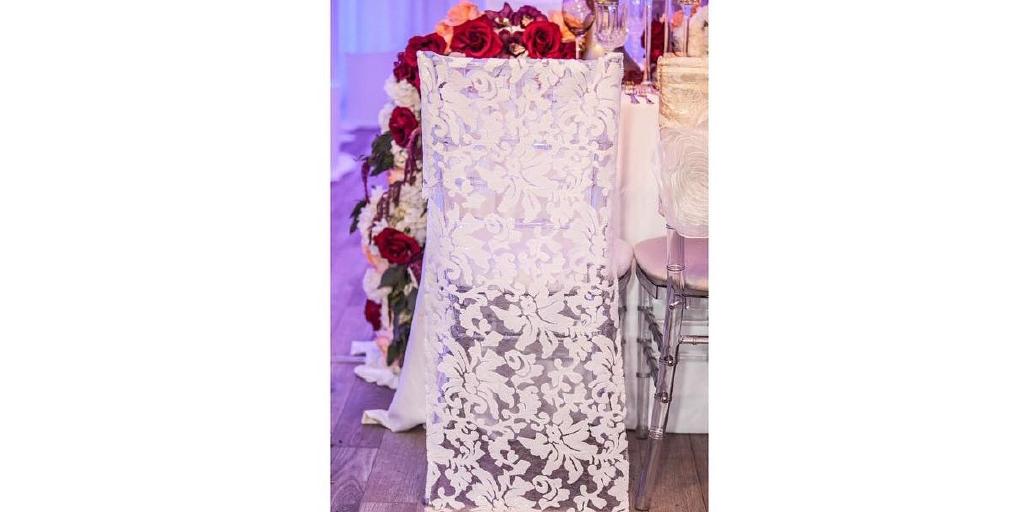 We love the lace pattern chair cap. A Kesh Design Luxury Linen option! Photo: <a href="/carascophoto/">Carasco Photography</a>
on.fb.me/1gEfNkN