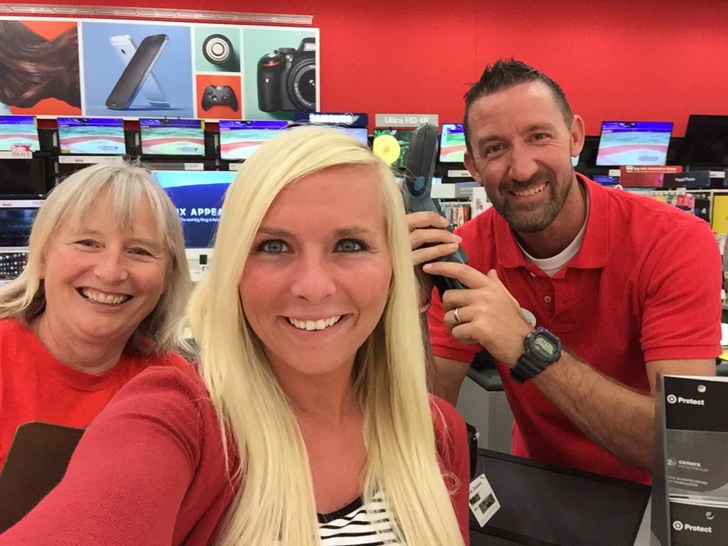 Mae_Richter's tweet photo. Another inventory for d128! #giveamillionback @APAeksP @ChrisSchaick #redbull #skucheck http://t.co/6BchJ89YJl