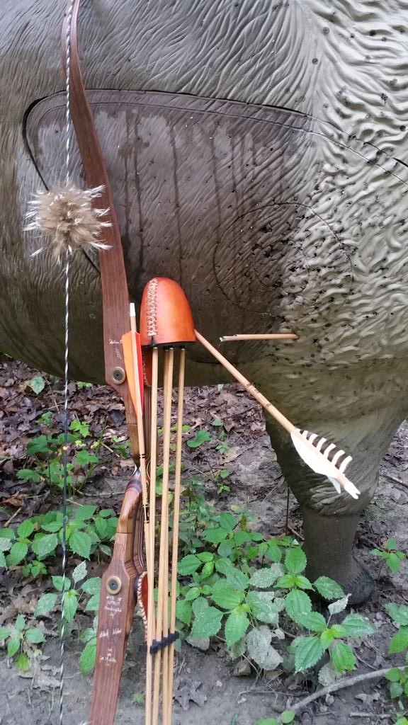 tradbowhunter27's tweet photo. Called this shot at 50 yards break the arrow.
@GoldTipArrows my buddy needs more arrows. 
#stickbowforlife http://t.co/J65m6mx9Bf