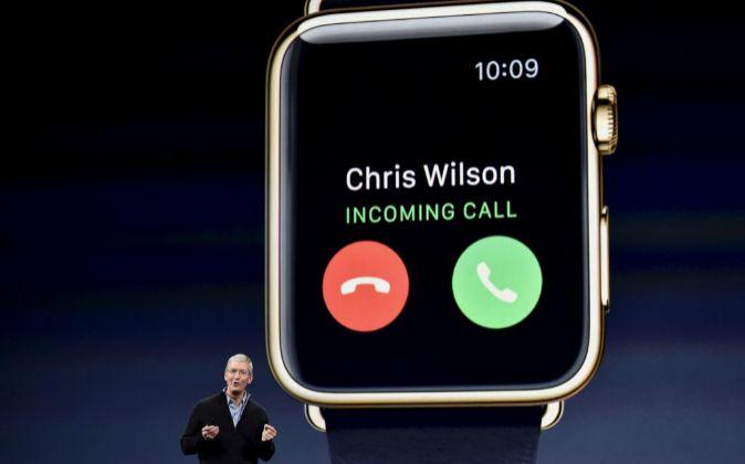 expansioncom's tweet photo. Zara, Santander, Tuenti... Varias empresas españolas se apuntan al Apple Watch. http://t.co/EvYZe4p3Wn http://t.co/RwbSgv6wWw