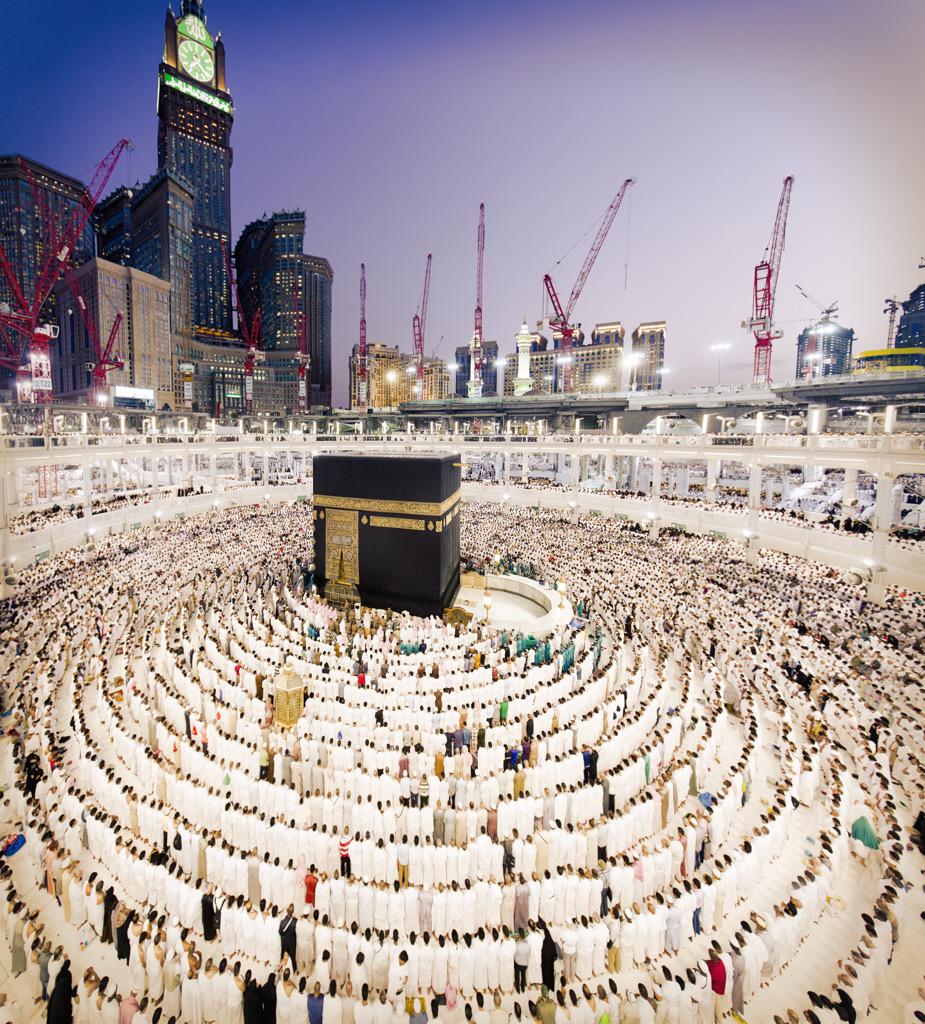 ﷽ فاجعل أفئدة من الناس تهوي إليهم وارزقهم من الثمرات ۝ 
اللهم اجمع قلوبنا كما وجّهتَ صدورنا إلى قبلتنا ❤️