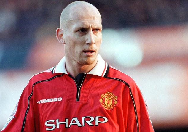 Happy 43rd birthday to Jaap Stam. He won 3 Premier League titles in a row at Manchester United. Made of granite. 