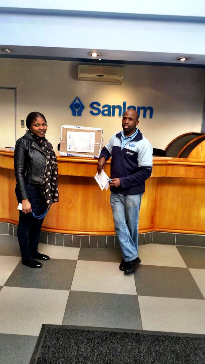#WTT2015 Team @Sanlam has received their race packs. Walker Vuyo signs excitedly.