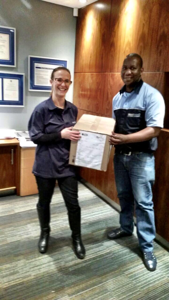 #WTT2015 Team <a href="/Sasfin/">Sasfin</a> receives their race packs and Team Captain @Terrik001