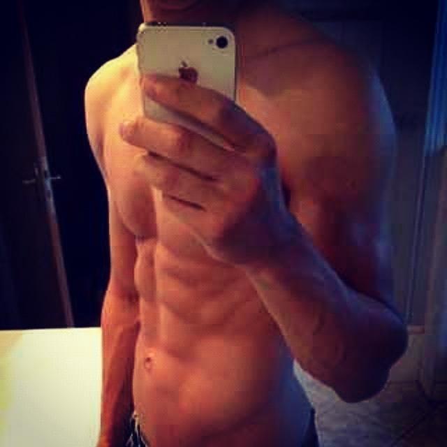 03asifkhan's tweet photo. Omg.I'm so bed http://t.co/QSjdZS15aY