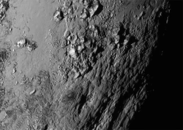 Forbes's tweet photo. "This is the first time we’ve [observed] an icy world not in orbit around a large planet:" http://t.co/5hkFVZwke7 http://t.co/rW3NhqVRtD