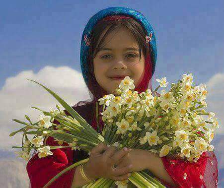 Gel bu bayram sen benim şekerim ol, 
Öbür bayram ben senin kurbanın olayım..
B.G.