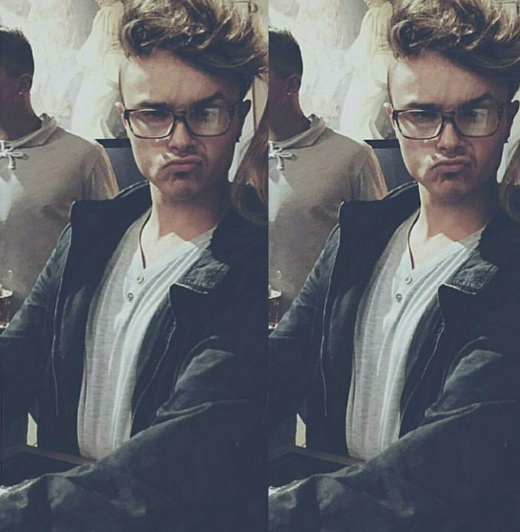 AppleFandomSA's tweet image. Happy 18th Birthday to the craziest and sexiest dude alive! We love you so much @JohnnyappleSA 😥😍😛 .  YOU'RE AMAZING.