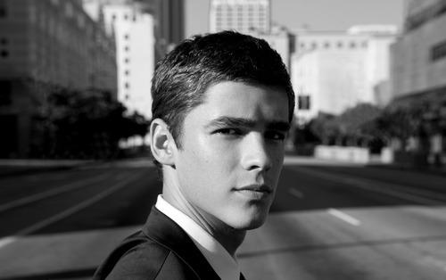 #라이드 #나에게로의여행 귀요미계의 샛별로 떠오른 브렌튼 스웨이츠가 무려 서퍼로 나오는 영화에 #덕통사고 주의보 발령합니닷..! <라이드: 나에게...