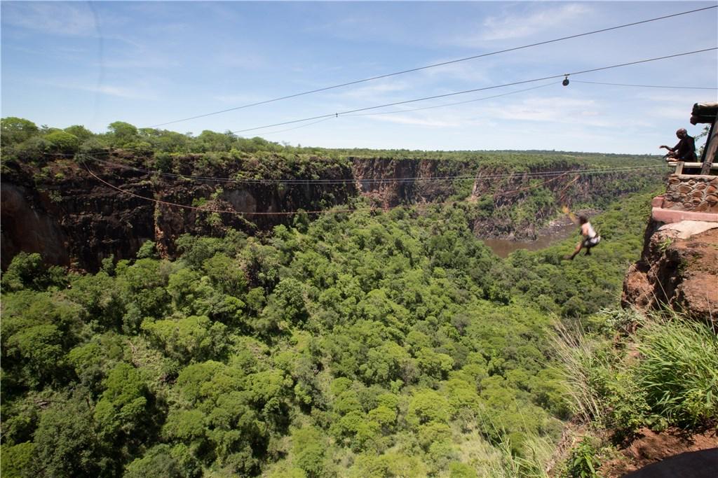 TheZambeziSun's tweet photo. 54m freefall. Speeds of up to 180km an hour. This is you, falling fast and far. Are you ready? http://t.co/X1pfGY6QSE http://t.co/Rn6uqPjt28