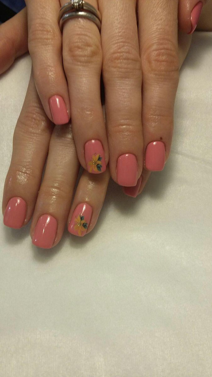 studio_bk's tweet photo. #москва #студиякрасотыКристиныБыковой мастер ногтевого сервиса Алеся Шилина http://t.co/QPaiU9HroC