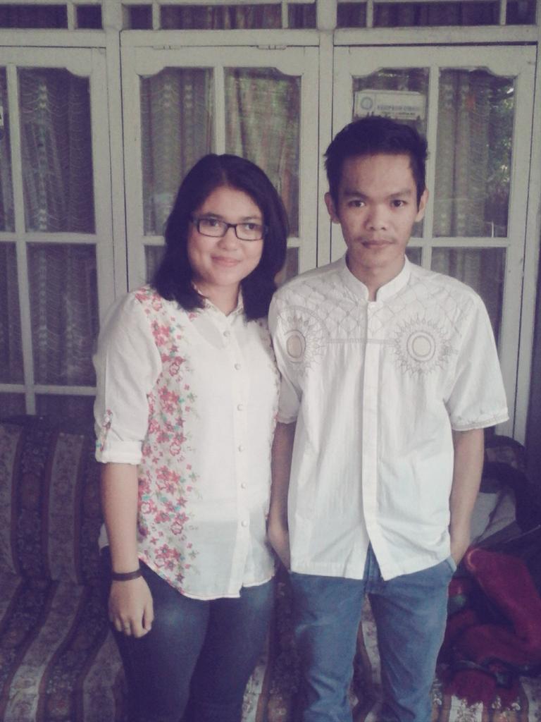 FianiAmaliah's tweet photo. Mohon maaf lahir batin @katafebry  💏💏💏 http://t.co/jh6zABNJZY