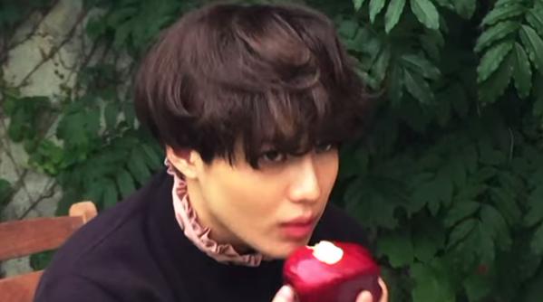 VarietyTaemin's tweet photo. 150717 แทมิน  ในนิตยสาร W KOREA (5) http://t.co/ks9VKofyes