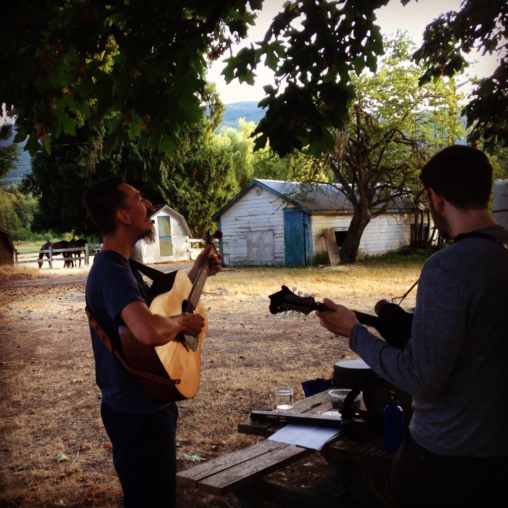 HubCityRamblers's tweet photo. The Ramblers perform #Chemainus #Bluegrass #Festival this Saturday @ 11 AM &amp; 5 PM #VanIsle #Summer #Cowichan http://t.co/X6oZy6uw8V