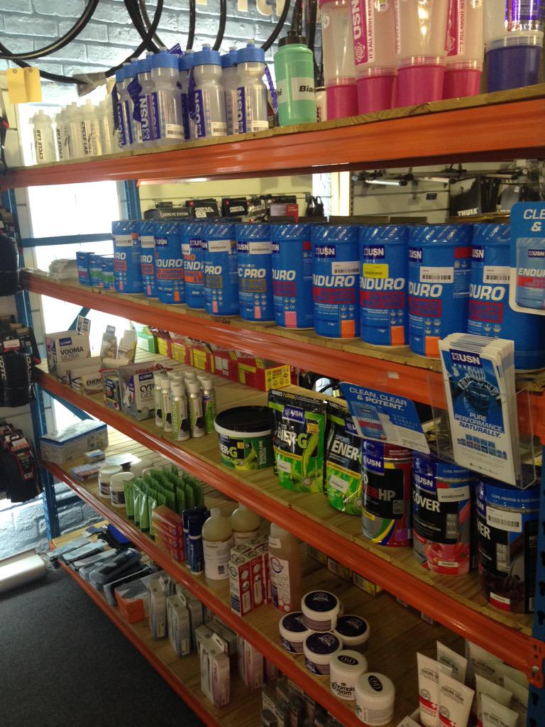 TheoBlignaut's tweet image. Make sure to pop into @CycleLabWL for some @USNSA #purefit product. Remember even when it&apos;s cold you need it toped.