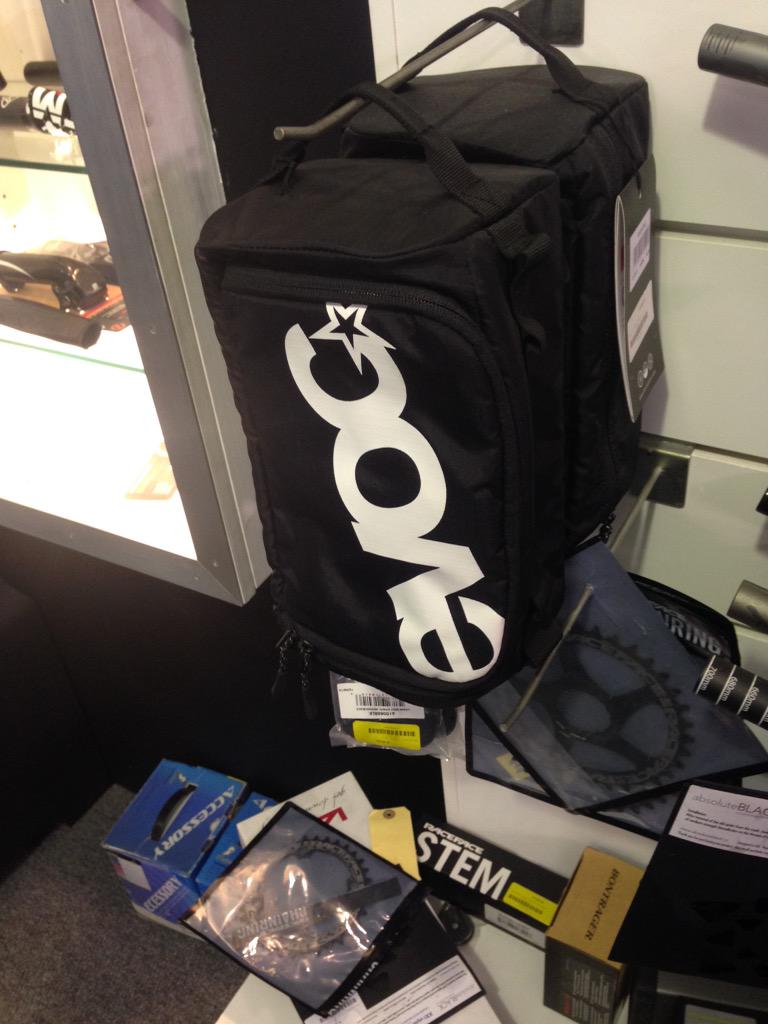 TheoBlignaut's tweet image. @EVOCSports_SA #washbag @CycleLabWL sick for traveling. Even for bike tools. 😎