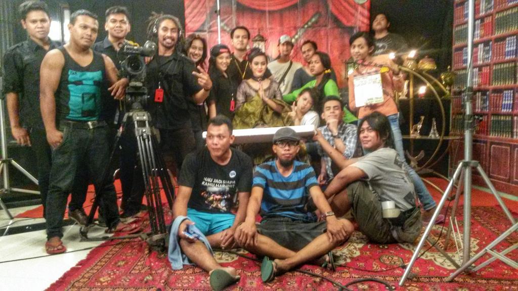 mecarefansa's tweet photo. Salon Madam Series mengucapkan Mohon Maaf Lahir &amp; batin 🙏 @BI_TransTV @TRANSTV_CORP @aardianmuhammad @adamzidni http://t.co/S9XGNidzUp