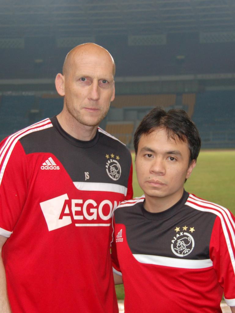 Happy birthday Jaap Stam. Gefeliciteerd! The best centre back ever for me until now.  