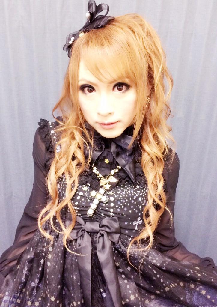 お衣装は、 Angelic Prettyの新作 ルミナス サンクチュアリ ジャンパー