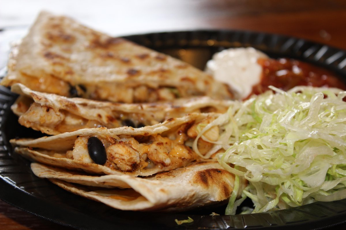 SeptemberFarm's tweet photo. Actually it's called a Chicken Quesadilla. But you may call it "heavenly" if you want. http://t.co/PilLJ8mAbb