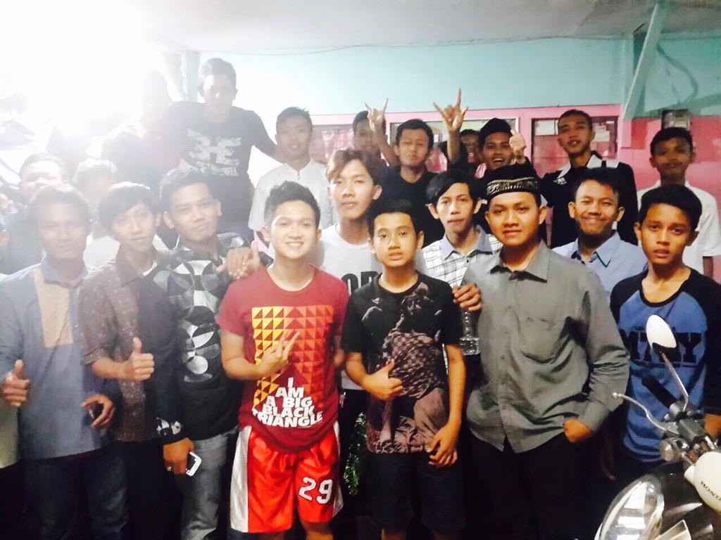 Lagi tidur ada yg grasak grusuk ternyata ada superioz dr bandar pd dateng ! Woohoo keren thankyouu :D