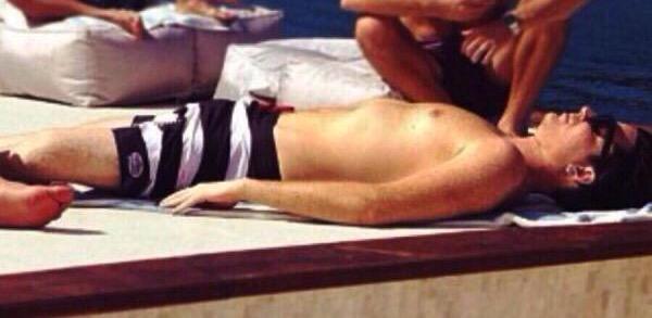 nothing like some shirtless (or almost shirtless) appreciation:')))