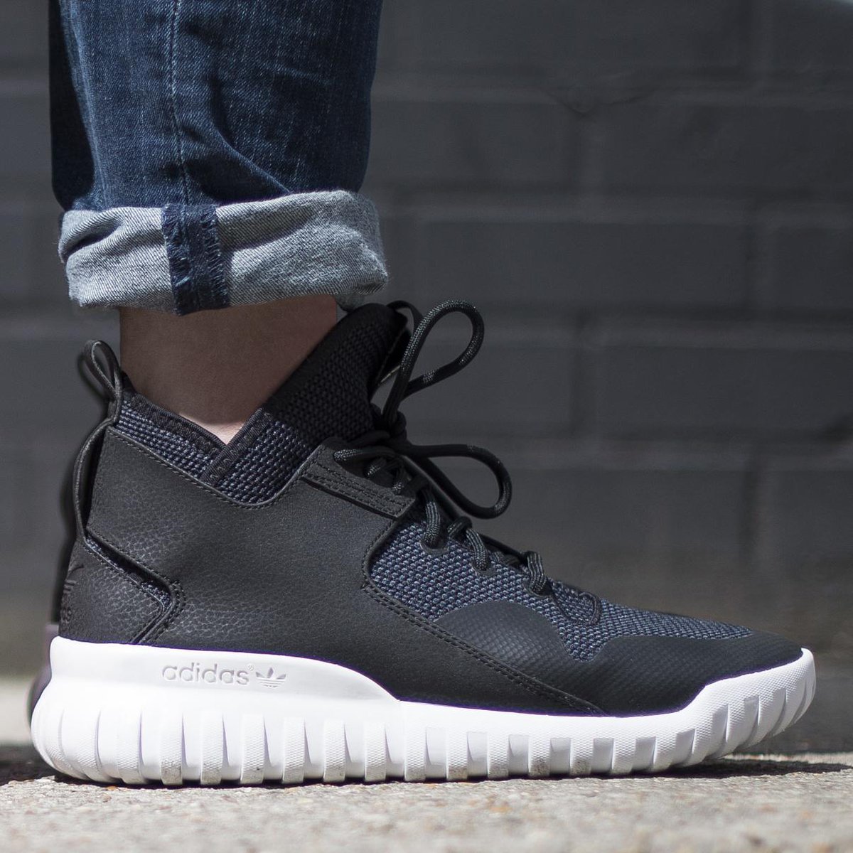 adidas tubular x footlocker