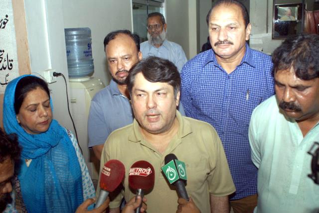 MQM_UK's tweet photo. #Rangers raid #MQM headquarters again
https://t.co/LzbeHsHuf5 • #StopVictimizingMQM http://t.co/eHmJvHR3lZ