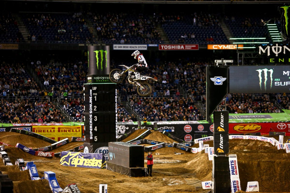 SupercrossLIVE's tweet photo. The transfers that @kdub_14 used to do were huge! #flashbackfriday #SupercrossLIVE http://t.co/plXD9MP2N8