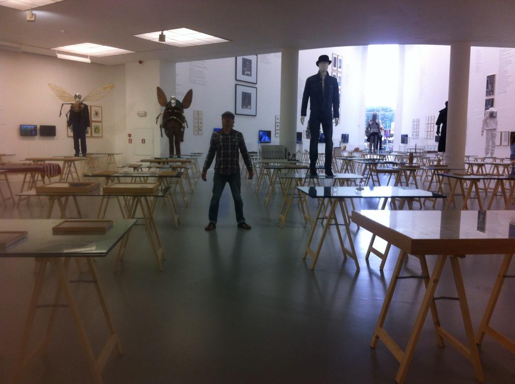 geetje's tweet photo. Overzichtstentoonstelling Jan Fabre @m_hka http://t.co/Vh63yVAP0M