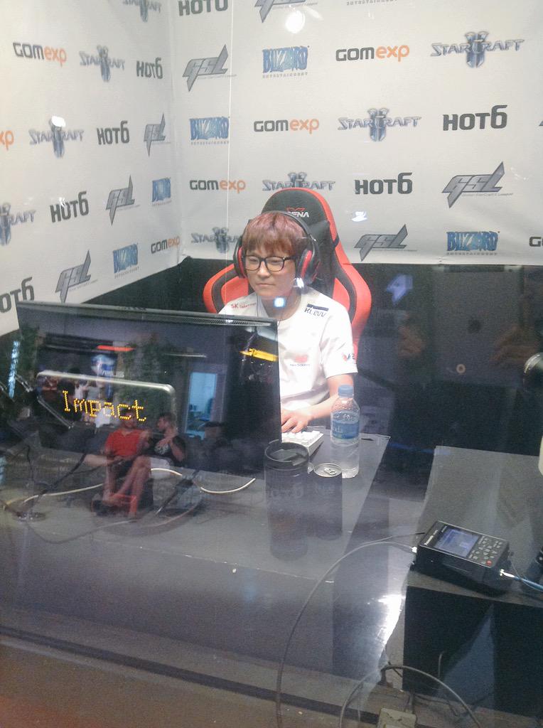 proxywolf's tweet photo. Is Flash going to be able to advance to Code S vs Impact?? Tune in to find out! http://t.co/0G88UDM8Xm http://t.co/p682FuuAG9