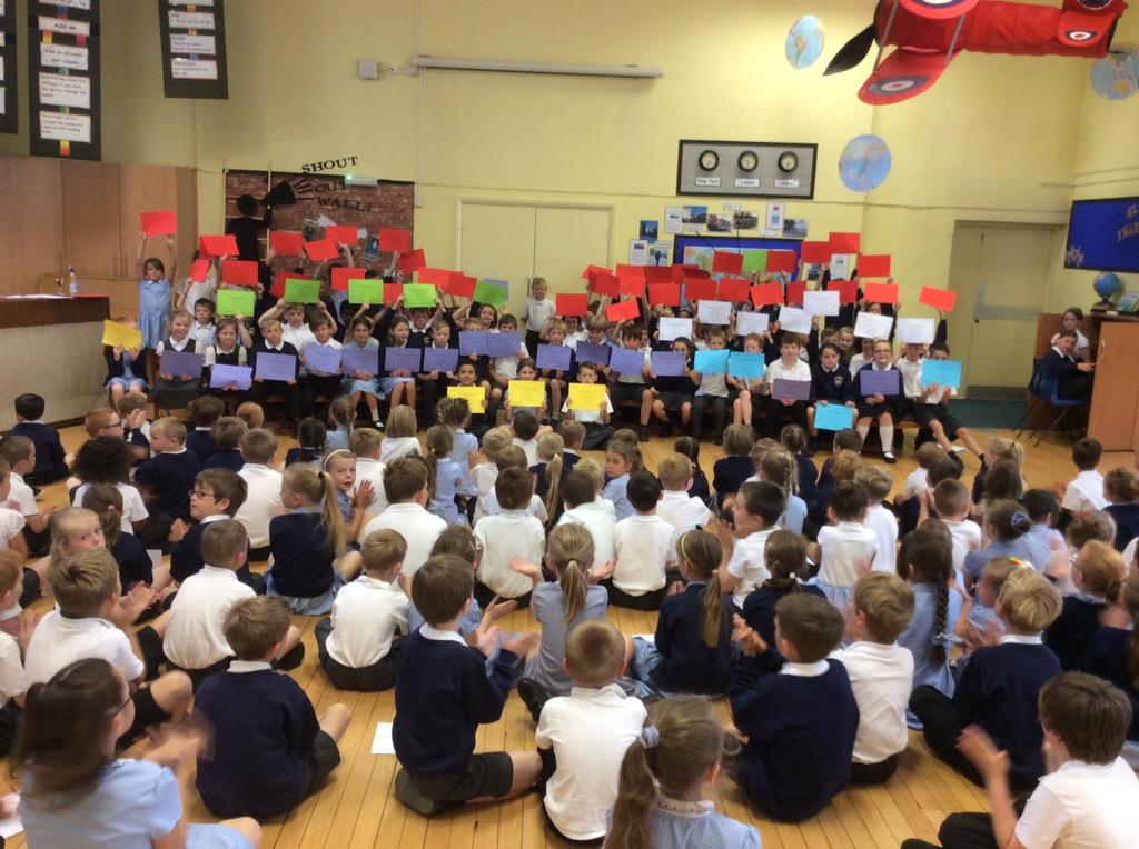 barntonMrM's tweet photo. Year 3/4 swimmers proudly showing their certificates! #BCPSport @Barntonhead @BarntonMrsS @barntonMrJ @BarntonMissR http://t.co/U9PW4vIGQC