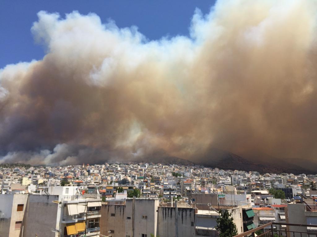 bidelasL's tweet photo. Σύμφωνα με πληροφορίες απο εθελοντές πυροσβέστες έχουν εγκλωβιστεί καλόγριες στο μοναστήρι #fire #greece #imittos http://t.co/0Hwk7Pqt22
