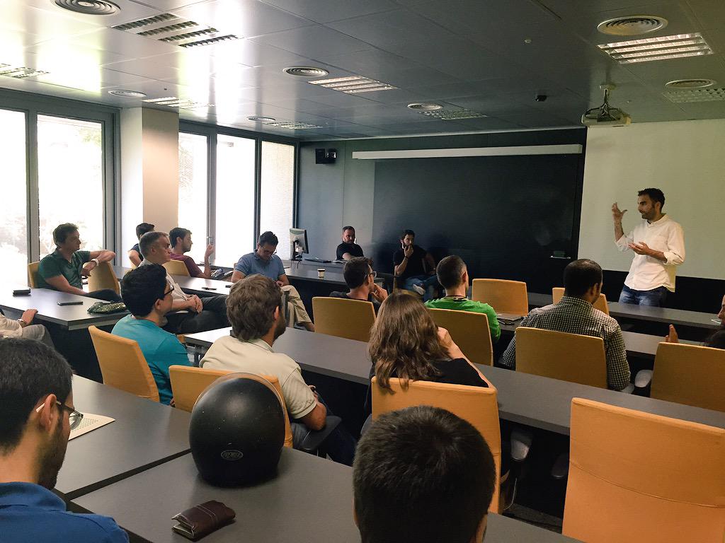 LaSalleTechnova's tweet photo. Escuchando atentamente a @CHRISTIANRF fundador de @ByHours #TechnovaNetworking http://t.co/GchPLvJQmR