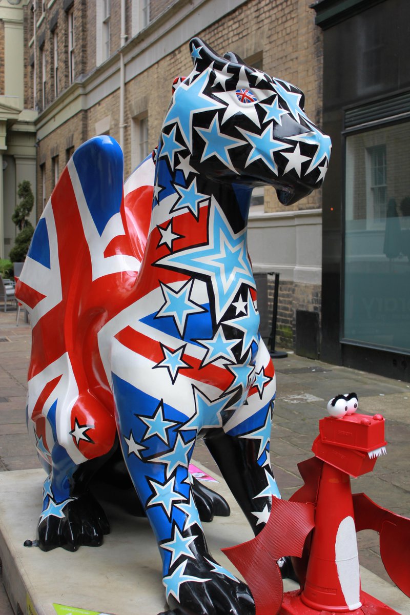 esedirect's tweet image. @RafflesFood @beestondragon aww, are you a lonely dragon today? here's some #dragonlove