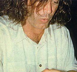 string_12's tweet photo. 💚 25 yrs ago = 07-17-1990 "Busted" autograph session @edgebrookshops #AppletreeRecords #CheapTrick #TomPetersson 💚 http://t.co/65TyMapiGV
