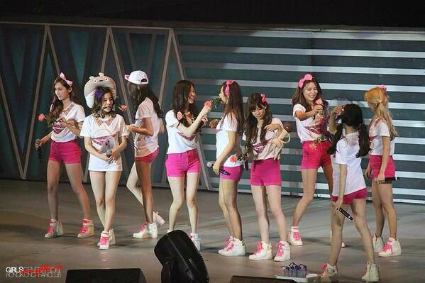 MP10321's tweet photo. การที่ได้มาเจอมารู้จักผู้หญิง9คน ฉันเรียกมันว่าความรัก............. #PARTY4rdWin #SNSD100thWin #OT9 http://t.co/gs9ptsr192