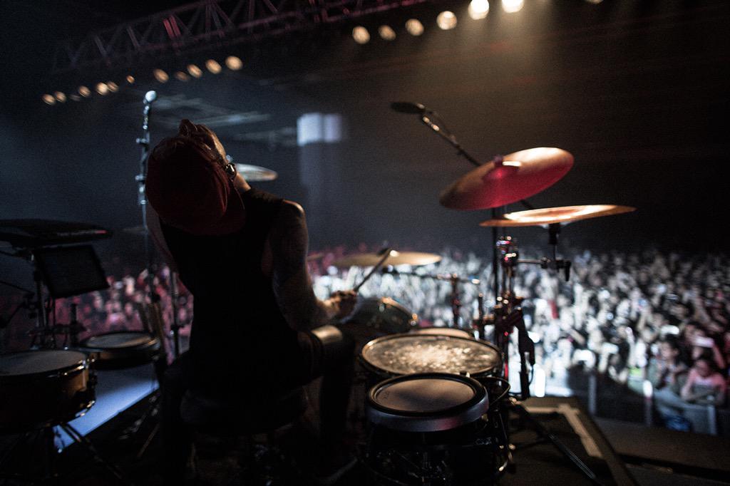 twentyonepilots's tweet photo. Singapore was unlike anything we could have ever expected. thank you for an inspirational night. |-/ http://t.co/AhfxVN7Hgo