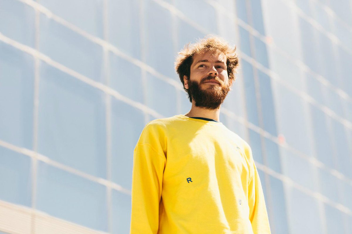 SURF Yellow Sweater -&gt; ONLY 3 LEFT!
Ahora con 25% de descuento en nuestra tienda y también online (code SUMMERSALE)!