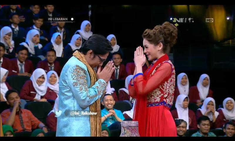 Aaja142Dewi's tweet photo. Subhanallah. Cantik nya neng @mayaseptha bidadari nya @Ini_Talkshow @newsuleprikitiw @andretaulany74 @netmediatama http://t.co/qwspe7fVM8