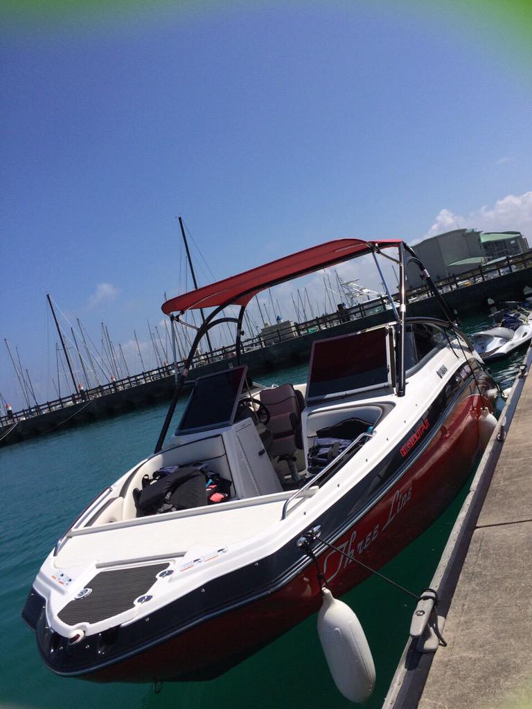 hidekichi4410's tweet photo. ✈️沖縄行ってきたぁ〜👍
🌊pirates okinawa💀支部良いじゃん‼️
#AR240 #YAMAHA #宜野湾マリーナ #pirates #Okinawa http://t.co/VZ3AwiBsJT