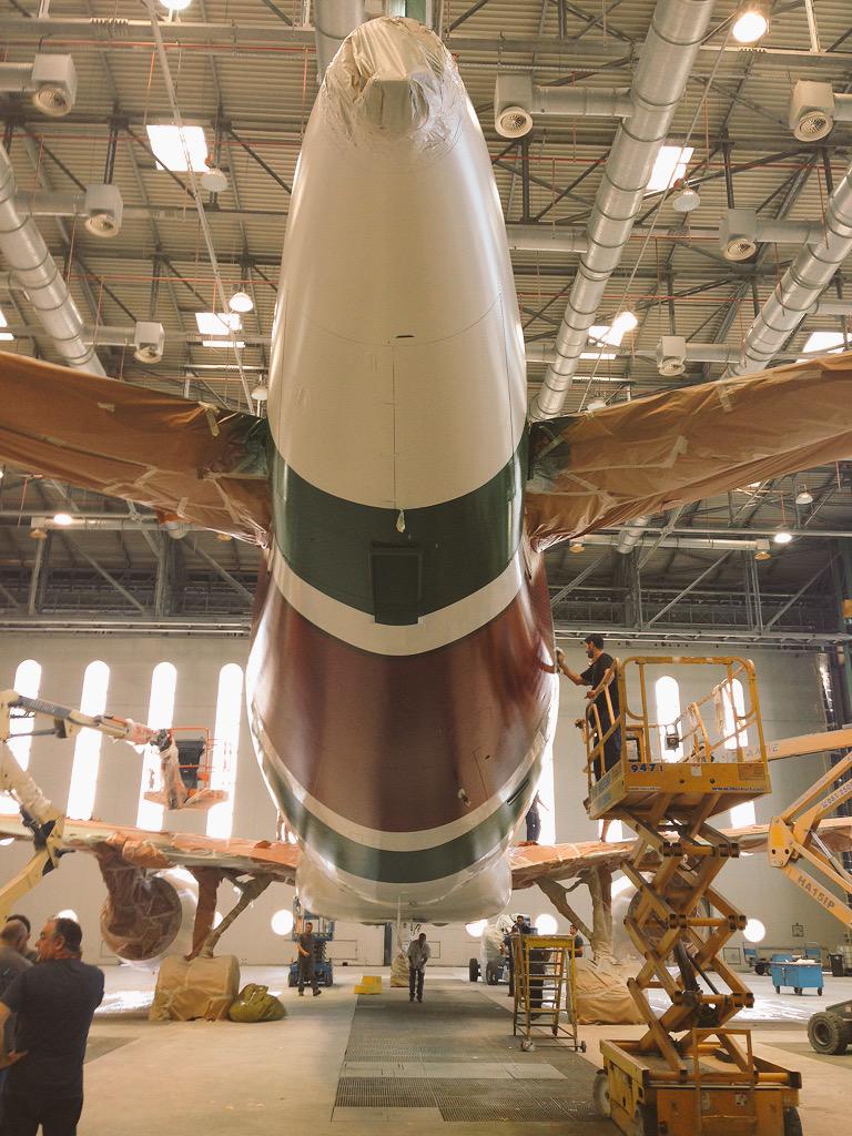 È pronto a uscire dai nostri hangar #Atitech il primo aereo <a href="/Alitalia/">Alitalia</a> con la nuova livrea. Eccolo in anteprima :-)