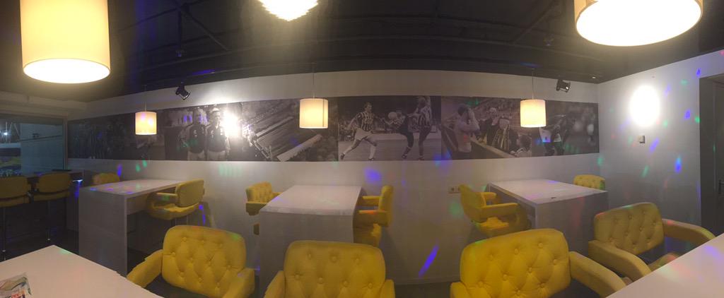 stucydee's tweet photo. #fotostuc opgeleverd in #gelredome #loge #Vitesse @leutie1980 @fotostuc http://t.co/HLrxSrksBa