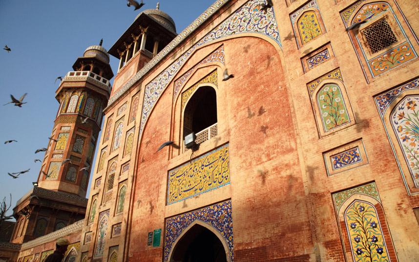lcmporter's tweet image. The world's 25 most beautiful mosques #EidMubarak #Ramadan2015 #Morocco #Oman #Jerusalem telegraph.co.uk/travel/artsand…