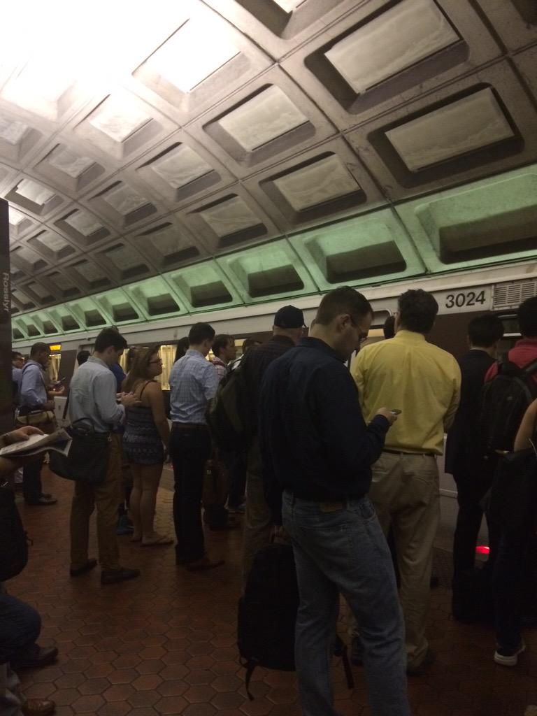 Bretagne's tweet image. Nothing like getting offloaded on a Friday morning. #SameStuff #DifferentDay #wmata @unsuckdcmetro  @MetroRage