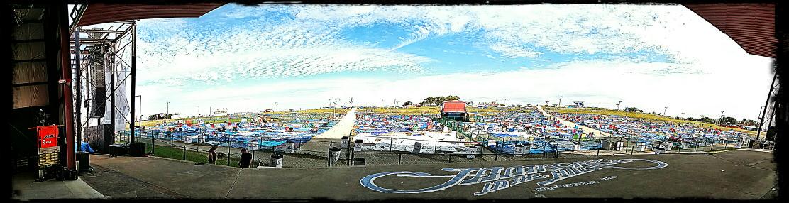 getting to make a little #MT noise for <a href="/jambo2015/">Jammy</a> today, opening for <a href="/ThomasRhett/">Thomas Rhett</a> &amp; <a href="/FLAGALine/">Florida Georgia Line</a>....
<a href="/MichaelTyler93/">Michael Rob</a>