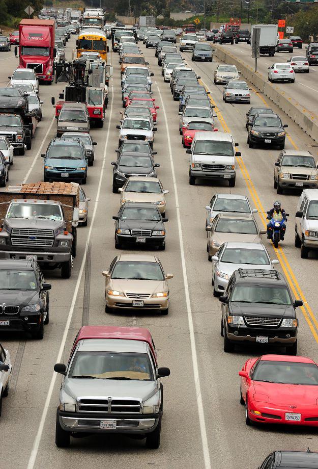 SFGate's tweet image. What’s holding back Tesla’s self-driving car? LA’s 405 freeway
sfg.ly/1Ssdkp7