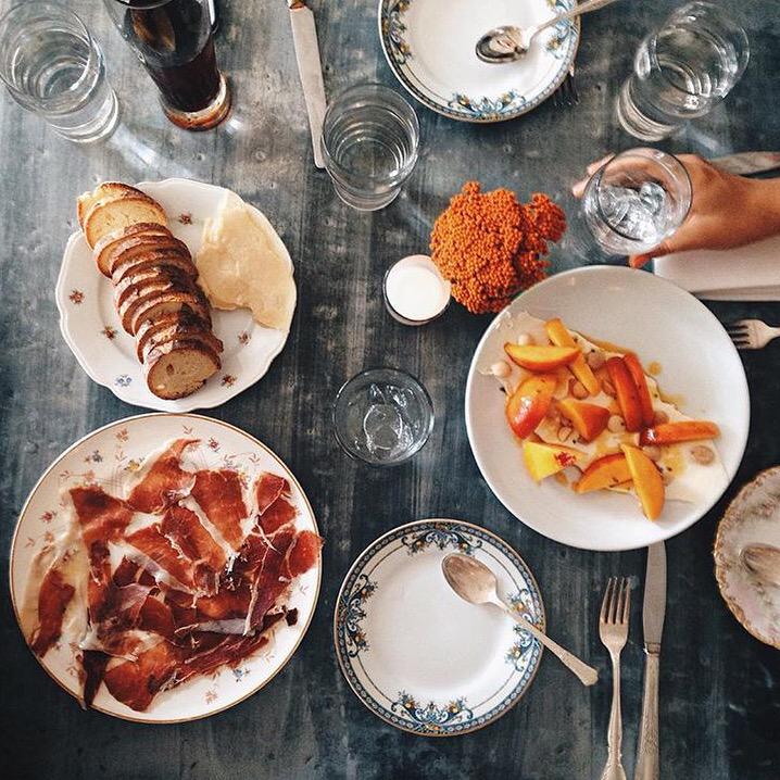 StAlbanCHS's tweet photo. Welcome to the weekend! Join us for dinner tonight and tomorrow (@reebjennie) #chseats #charleston http://t.co/wdSWbb5RrU