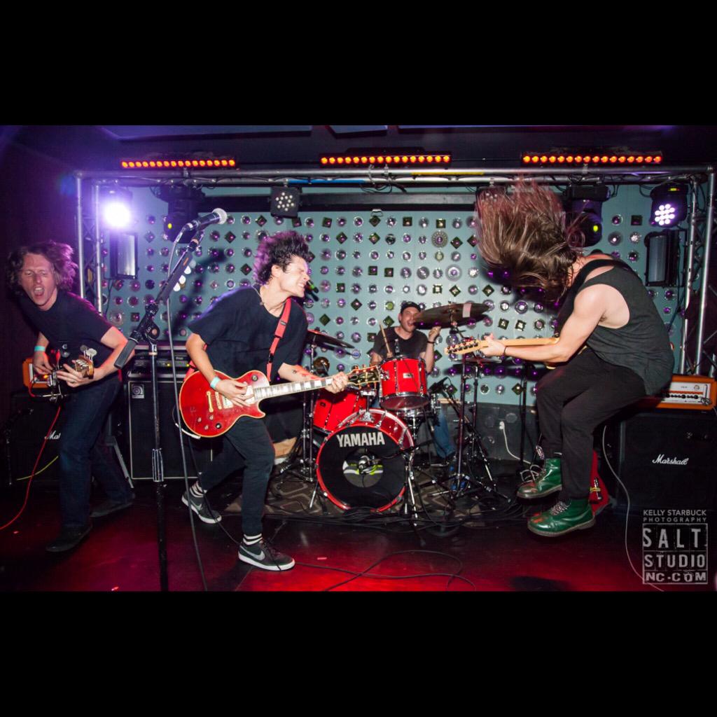 ALOKEband's tweet photo. OUR RECORD CAME OUT TODAY! It's been a long time coming! So proud of it xo #ALIVE http://t.co/5ZzW10KVjI http://t.co/EHPjQP1oN7